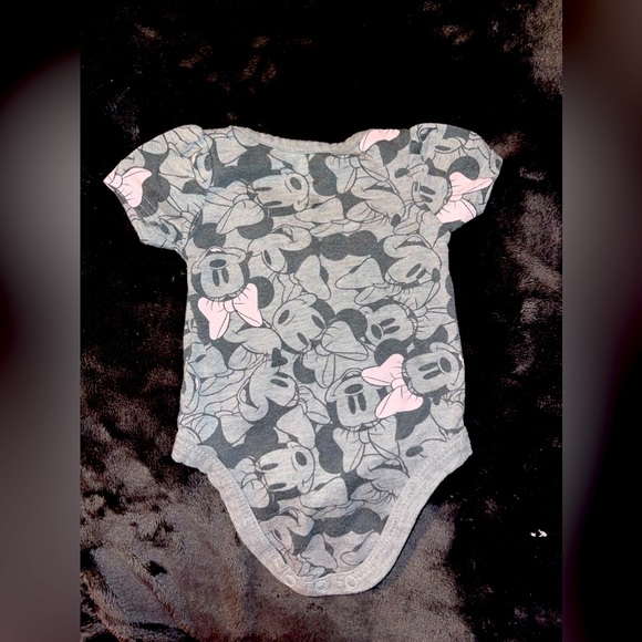 Disney baby Minnie Mouse short sleeve onesies - Picture 5 of 6